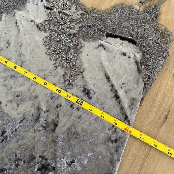 NWT Porridge x Anthropologie Tessie Grey
Velvet Lace Sequins Slip Dress S Party - Picture 10 of 16